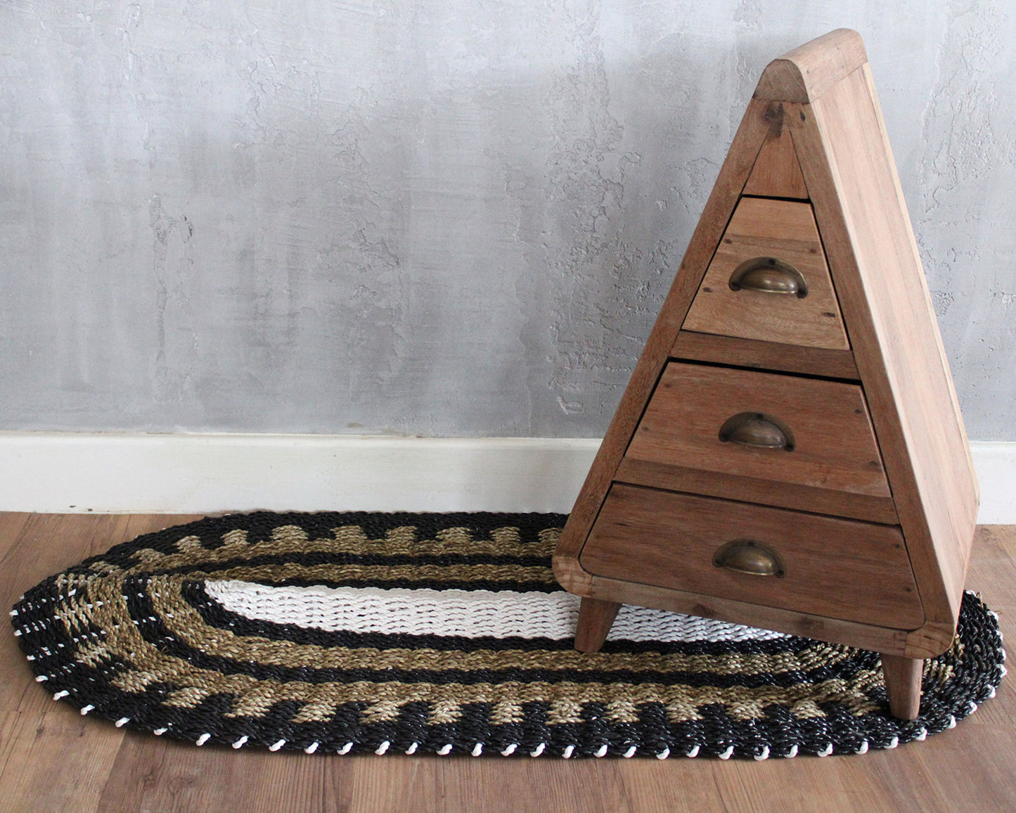 Oval Seagrass Rugs - Black, White & Tan