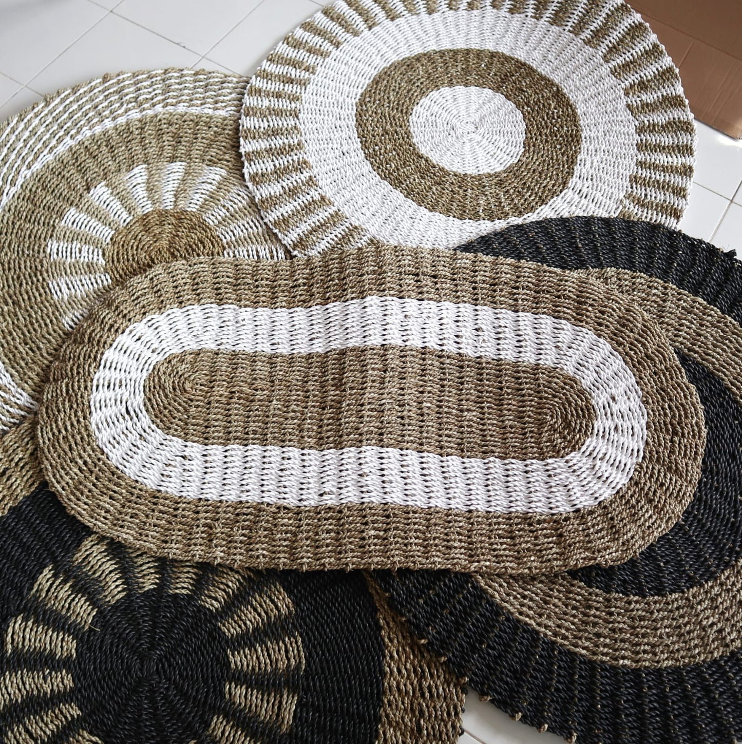 Oval Seagrass Rugs – Eco-Friendly Elegance for Every Room - White & Tan